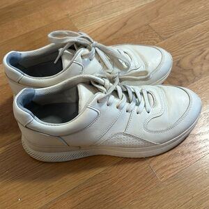 Everlane white leather sneakers